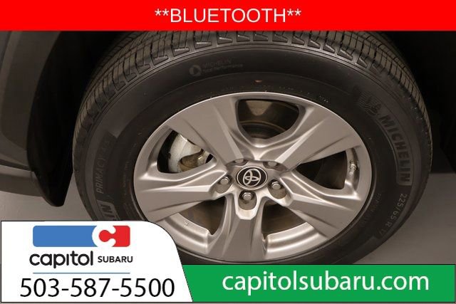 Used 2022 Toyota RAV4 LE image 9