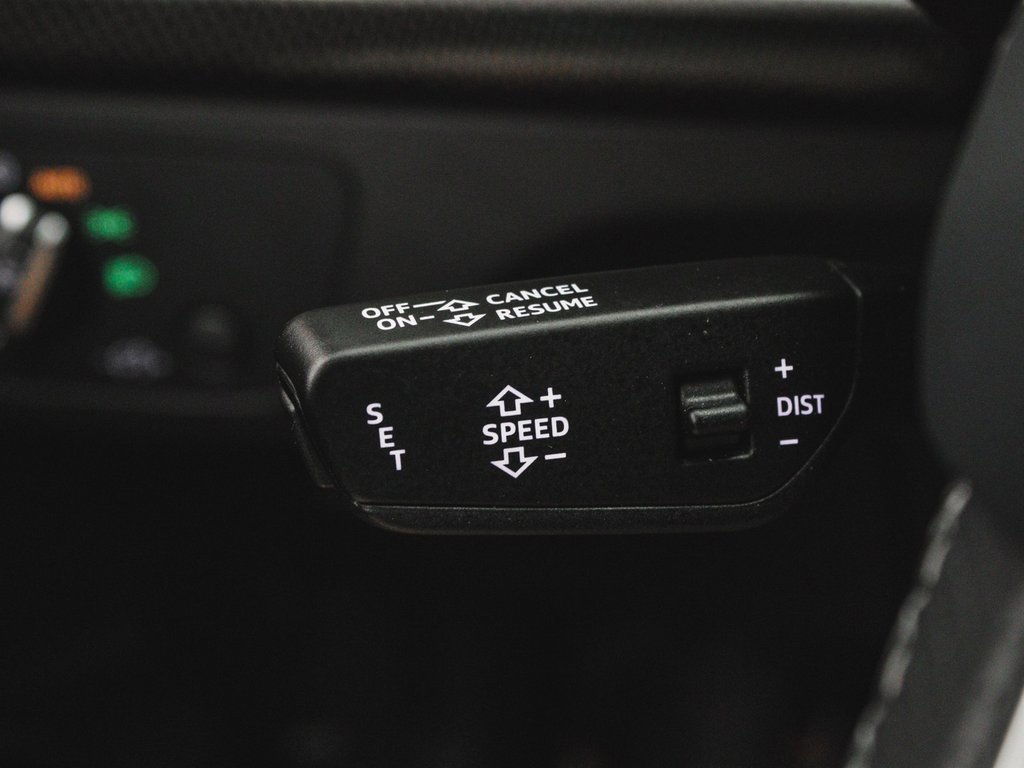 Used 2023 Audi SQ5 Premium w/ Convenience Package image 25