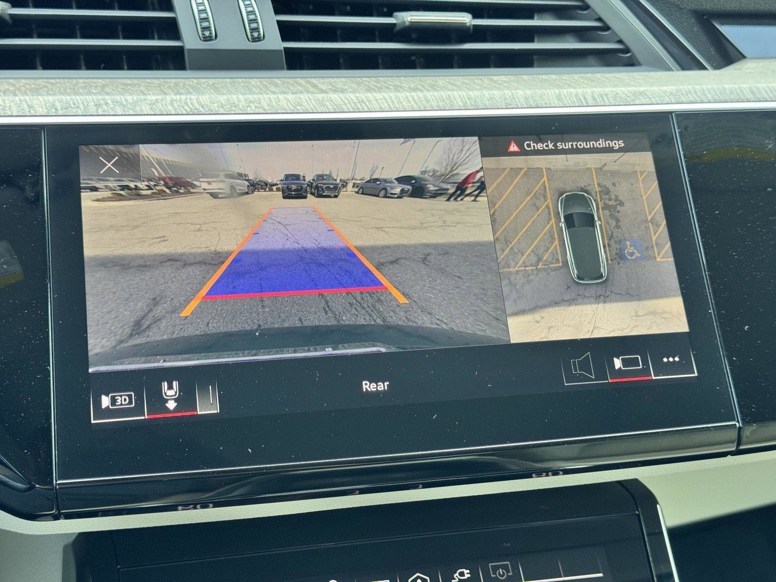 Used 2022 Audi e-tron Premium Plus w/ Premium Plus Package image 18