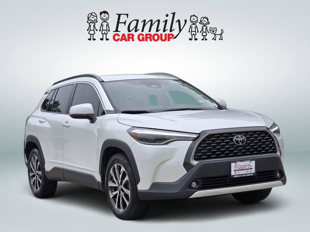 Used 2023 Toyota Corolla Cross XLE FWD image 2