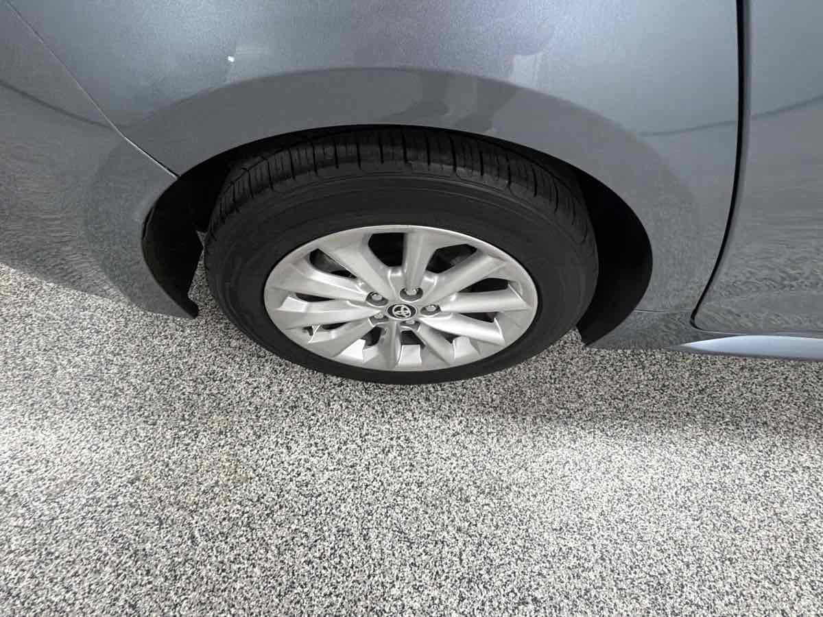 Used 2020 Toyota Corolla XLE w/ Carpet Mat Package (TMS) FWD image 37