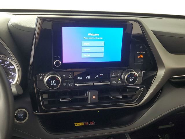 Used 2025 Toyota Highlander XLE image 30