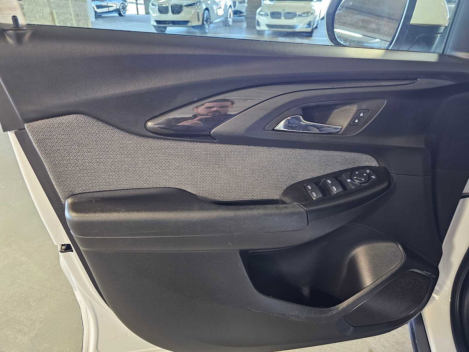 Used 2022 Chevrolet TrailBlazer LT w/ Convenience Package image 25