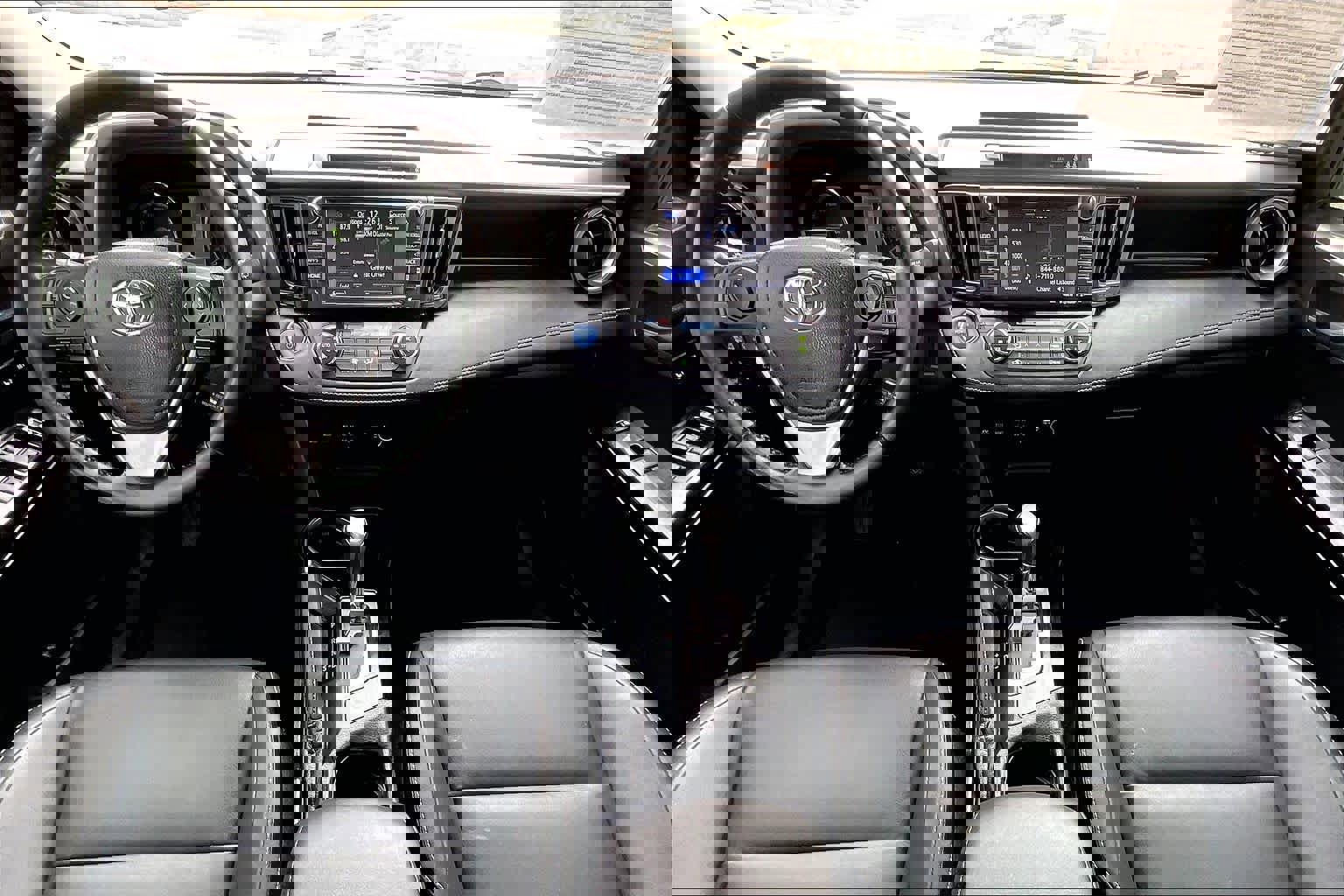 Used 2018 Toyota RAV4 Limited image 15