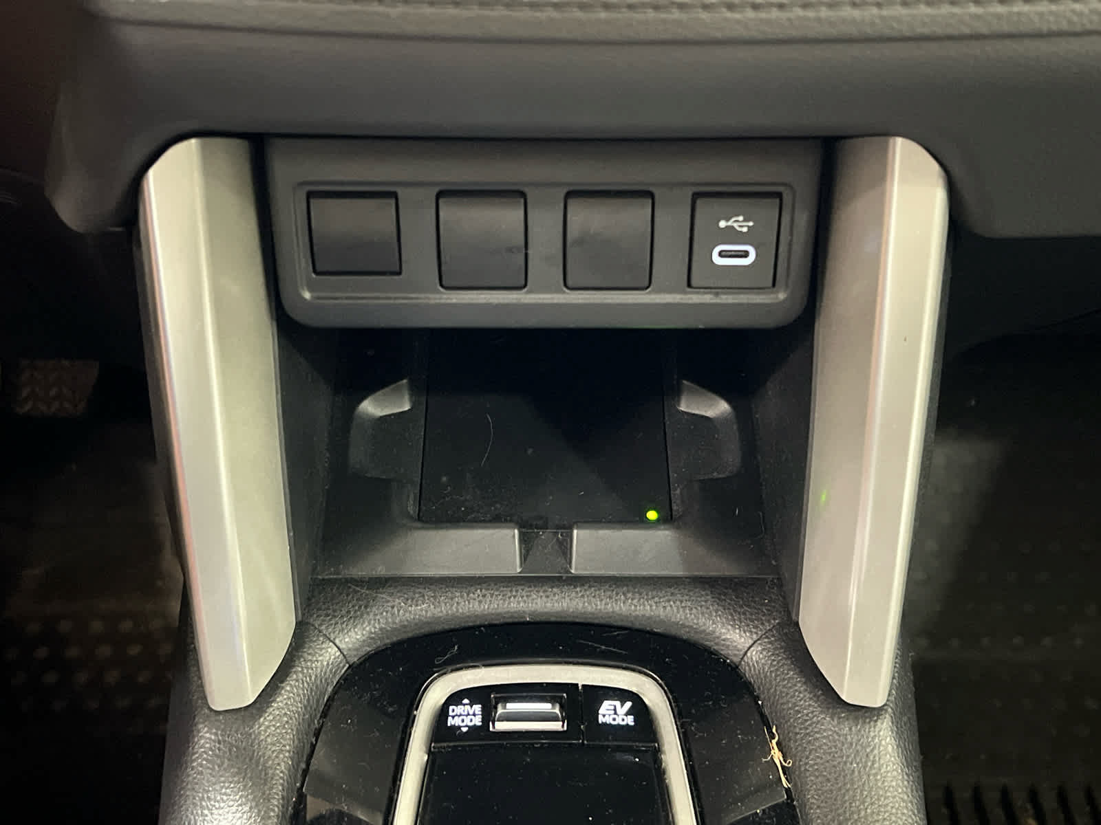 Used 2024 Toyota Corolla Cross AWD Hybrid image 17