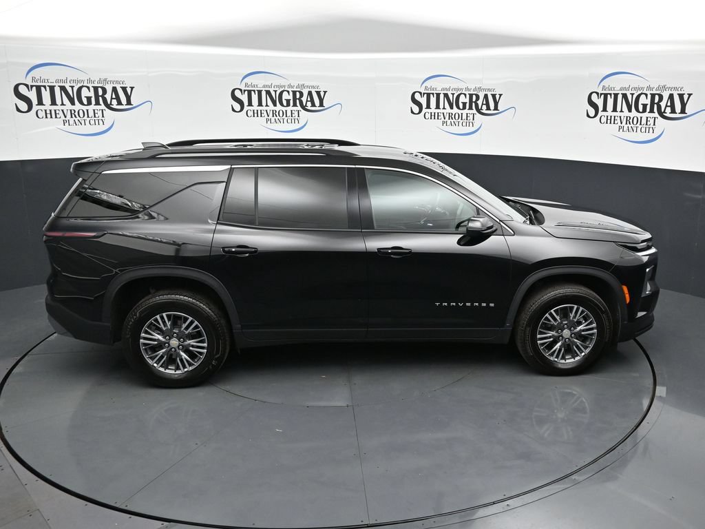 Used 2026 Chevrolet Traverse LT AWD/4WD image 16