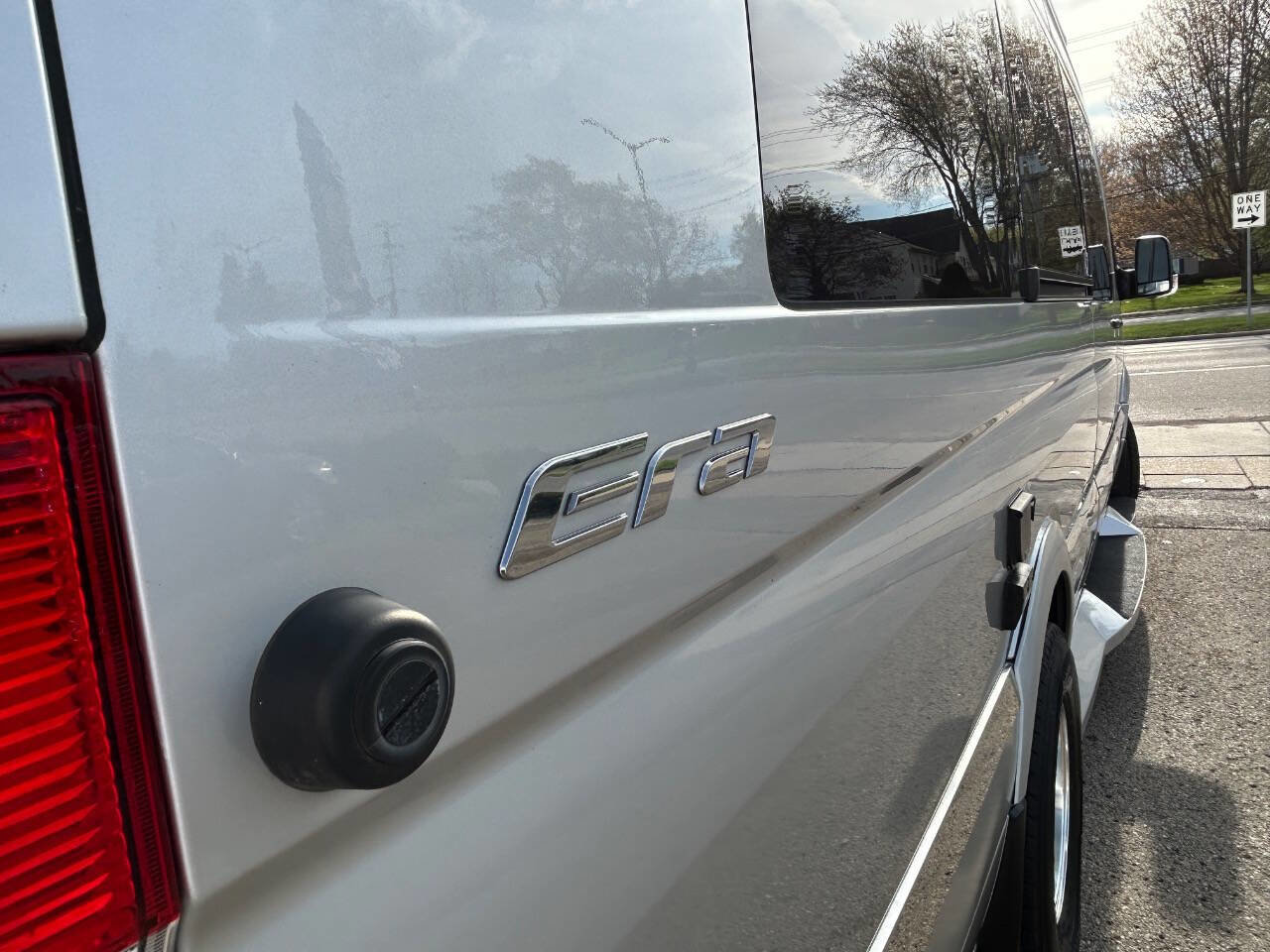 Used 2017 Mercedes-Benz Sprinter 3500 image 14