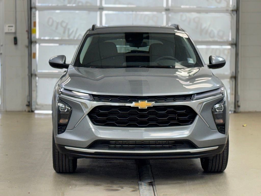 New 2026 Chevrolet Trax LT w/ Driver Confidence Package image 2
