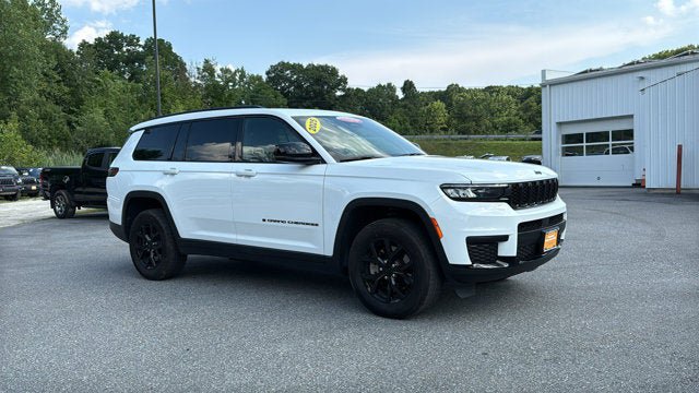 Certified 2025 Jeep Grand Cherokee L Altitude AWD/4WD image 2