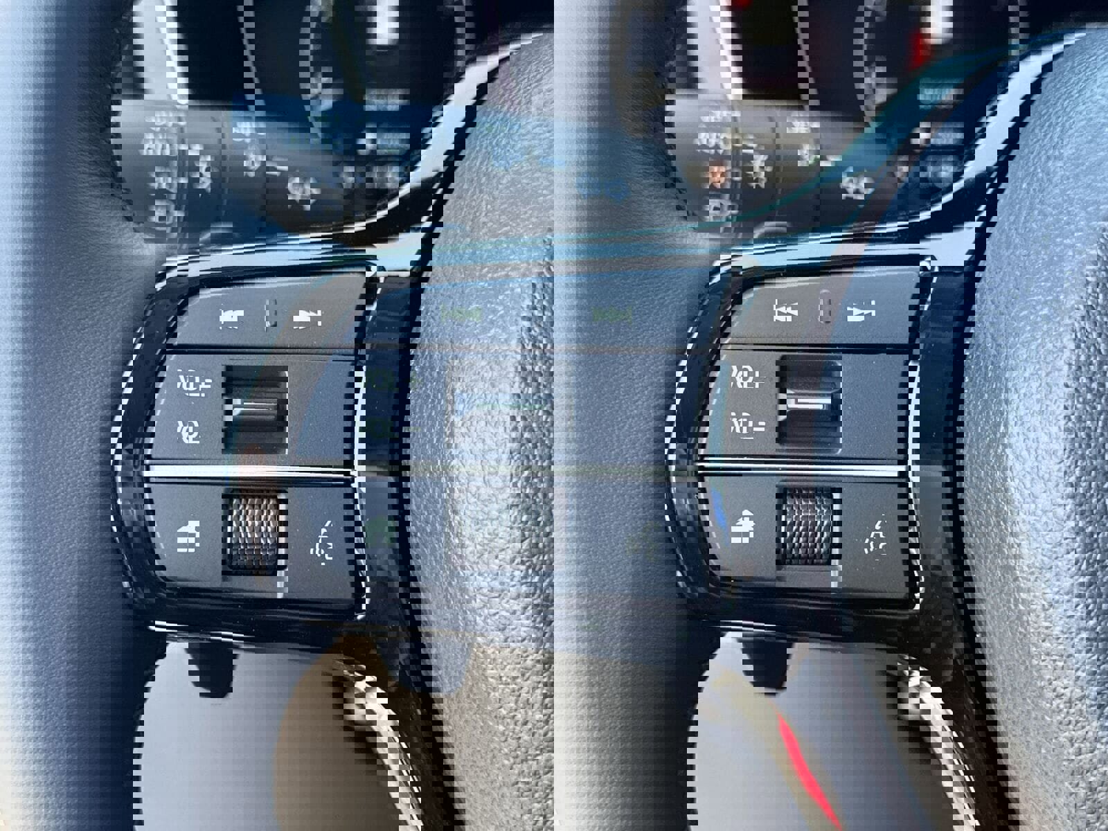 New 2025 Honda Pilot Touring image 16