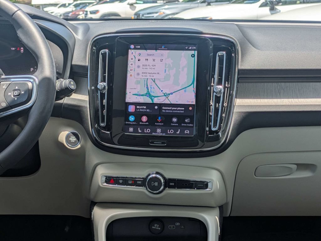 Certified 2023 Volvo XC40 B5 Plus w/ Protection Package Premier AWD/4WD image 21