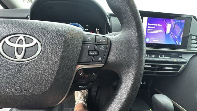 Used 2025 Toyota Camry LE image 19