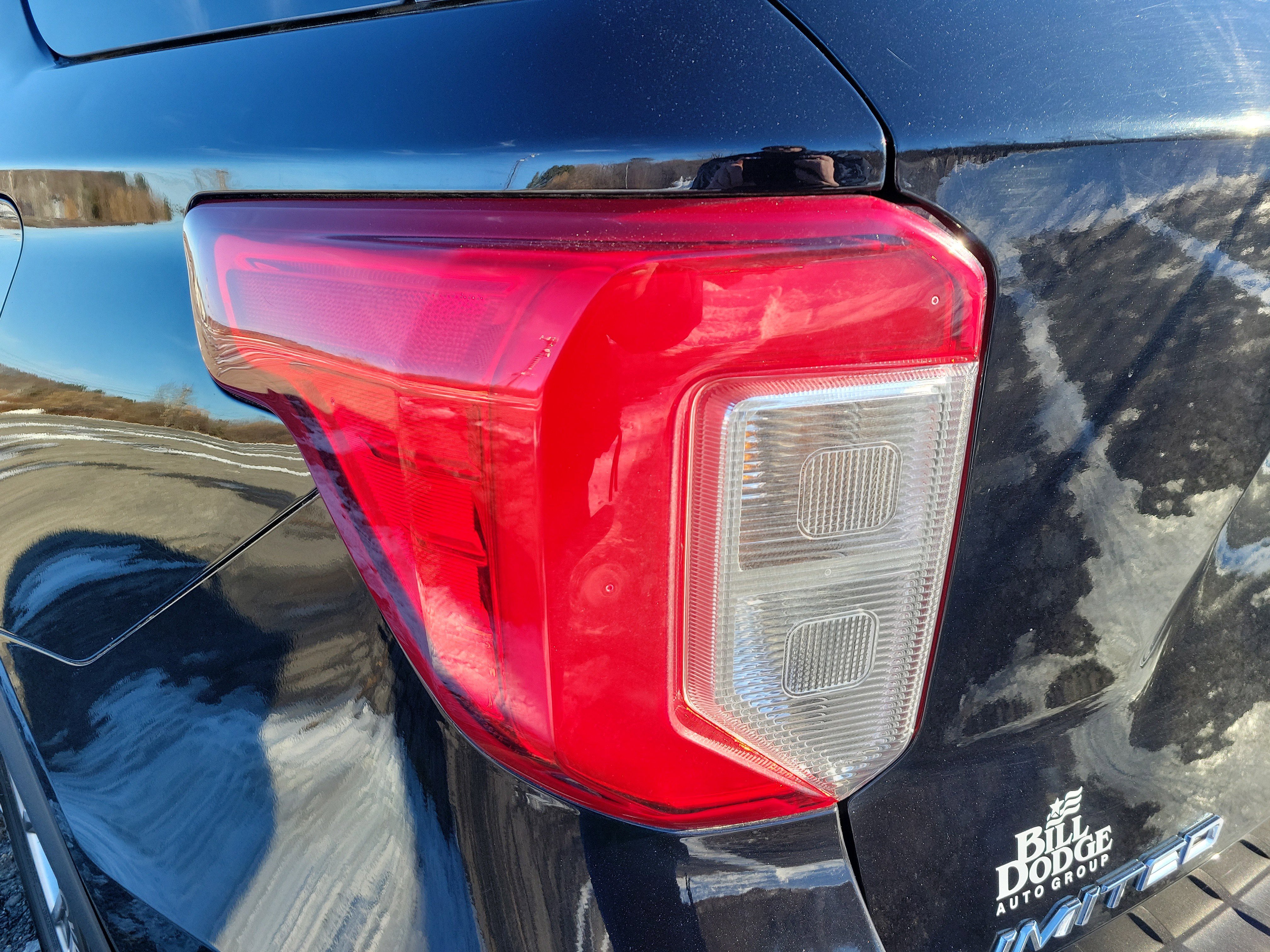 Used 2020 Ford Explorer Limited image 11