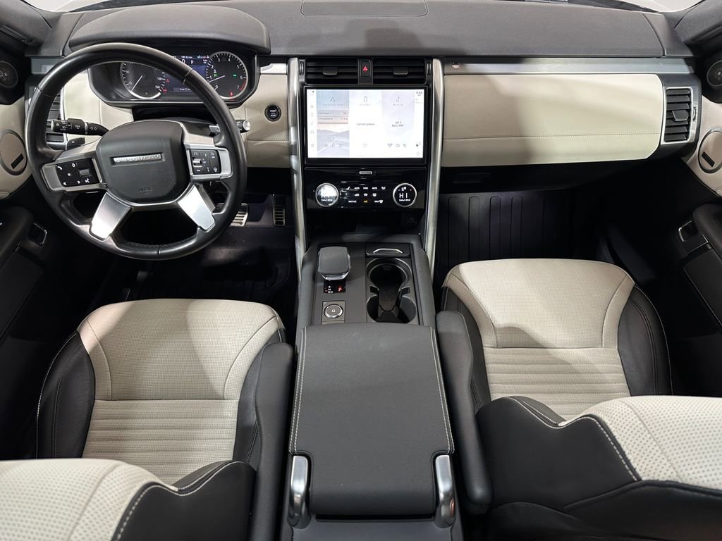 Used 2023 Land Rover Discovery S R-Dynamic image 10