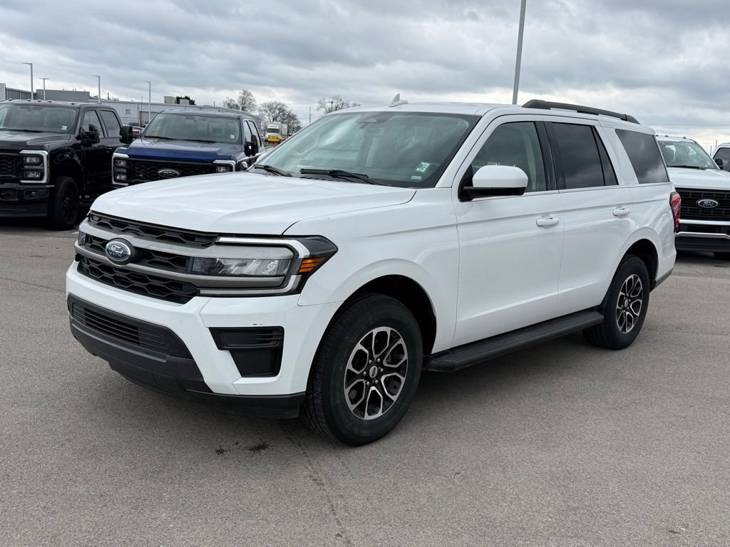 Used 2024 Ford Expedition XLT image 23