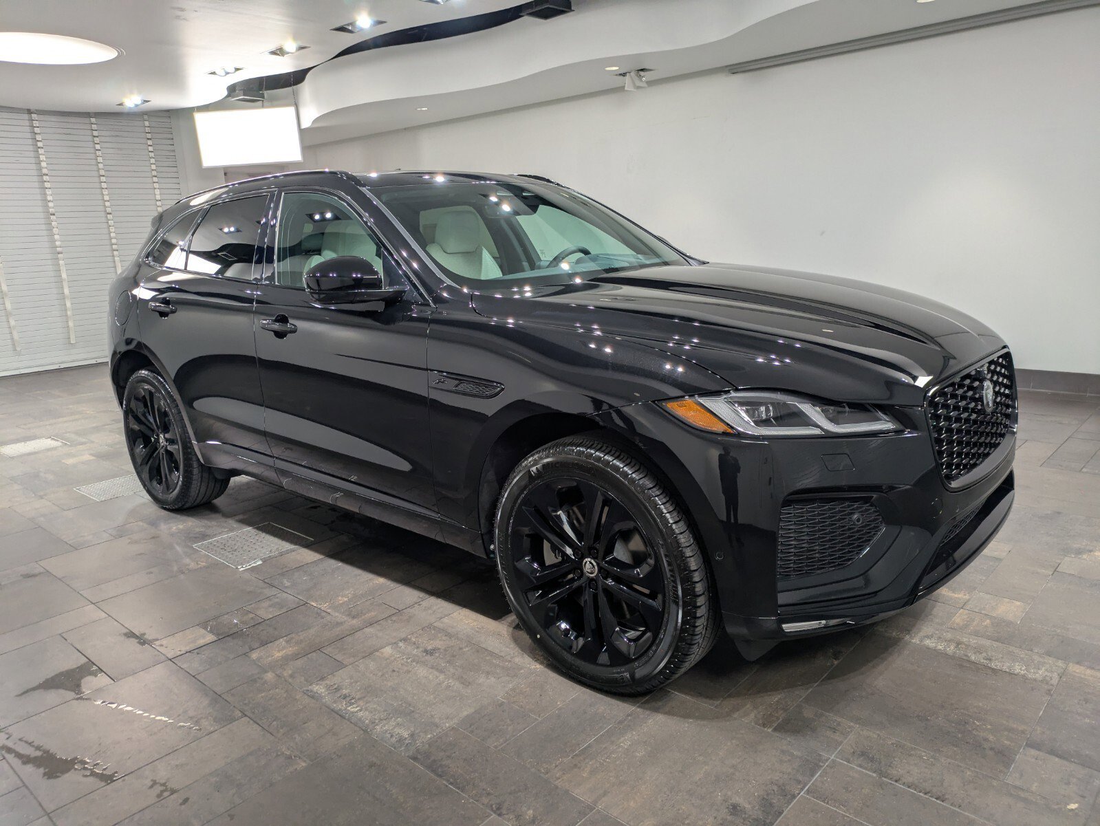 New 2026 Jaguar F-PACE R-Dynamic S image 28