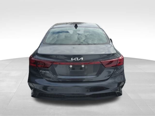 Used 2024 Kia Forte LXS image 4