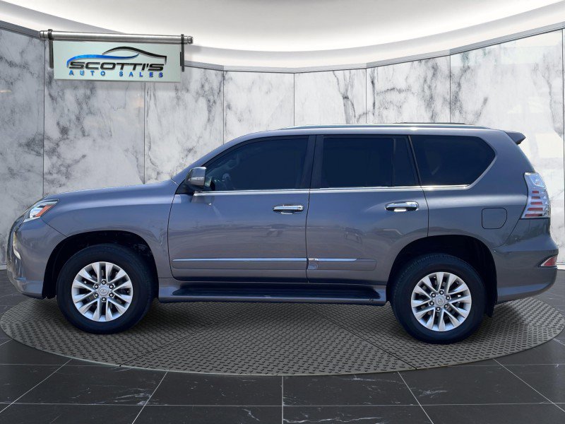 Used 2019 Lexus GX 460 image 3