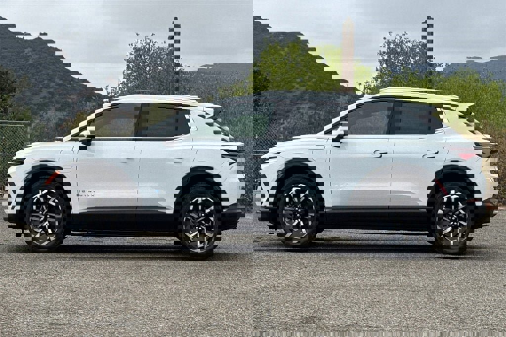 New 2026 Chevrolet Equinox EV LT image 7