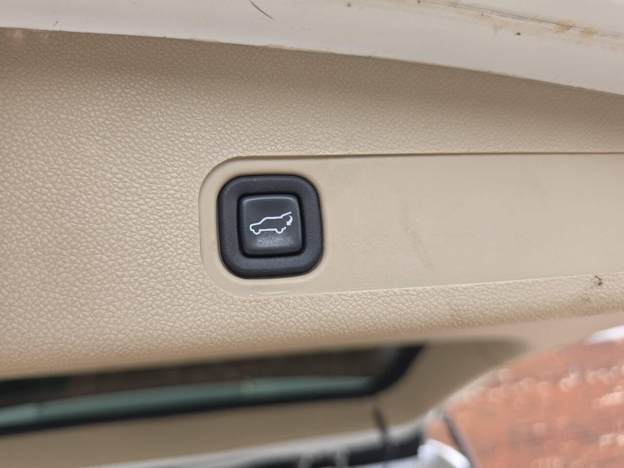 Used 2010 Chevrolet Tahoe LTZ AWD/4WD image 40