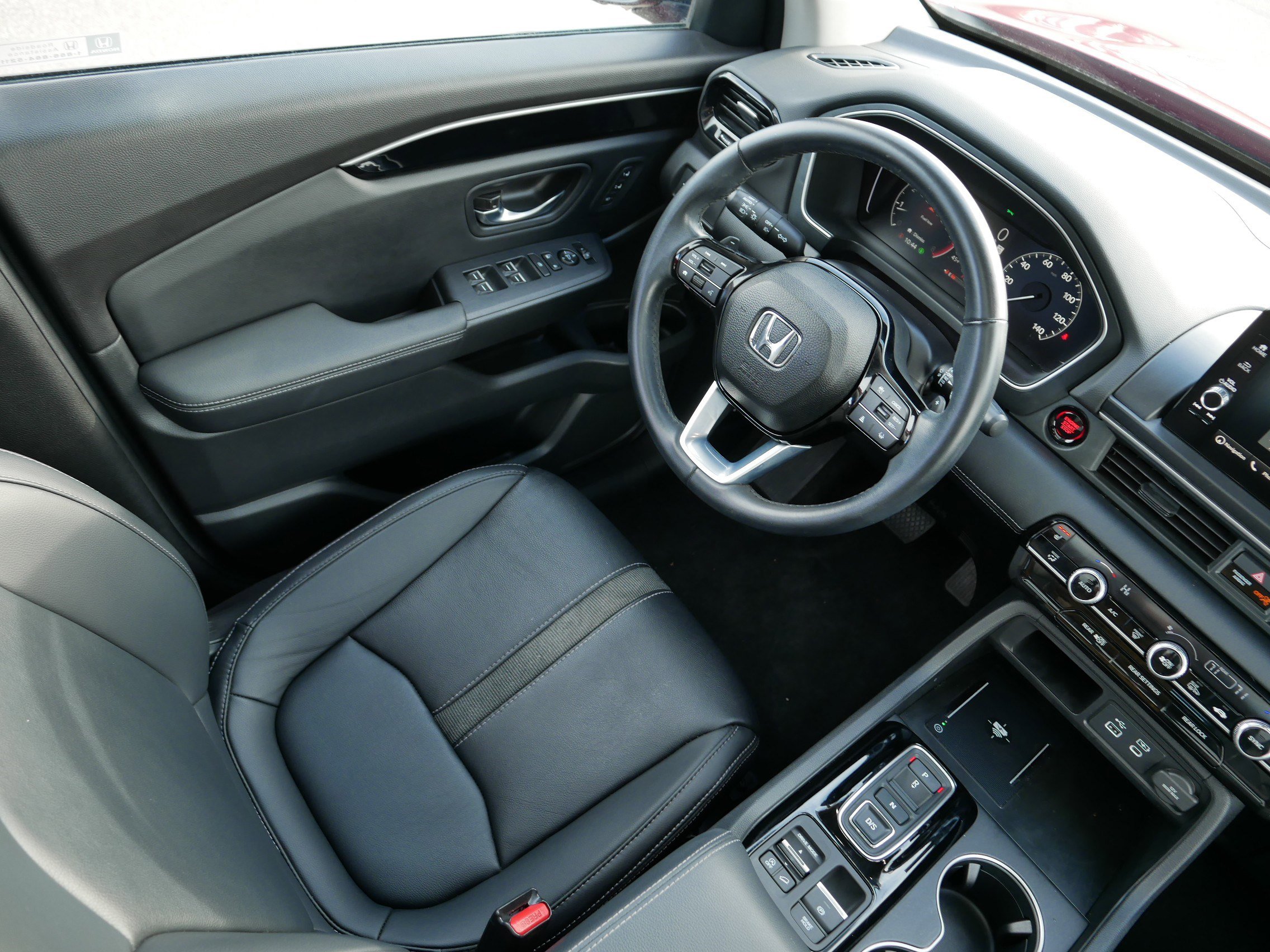 Used 2023 Honda Pilot Touring image 9