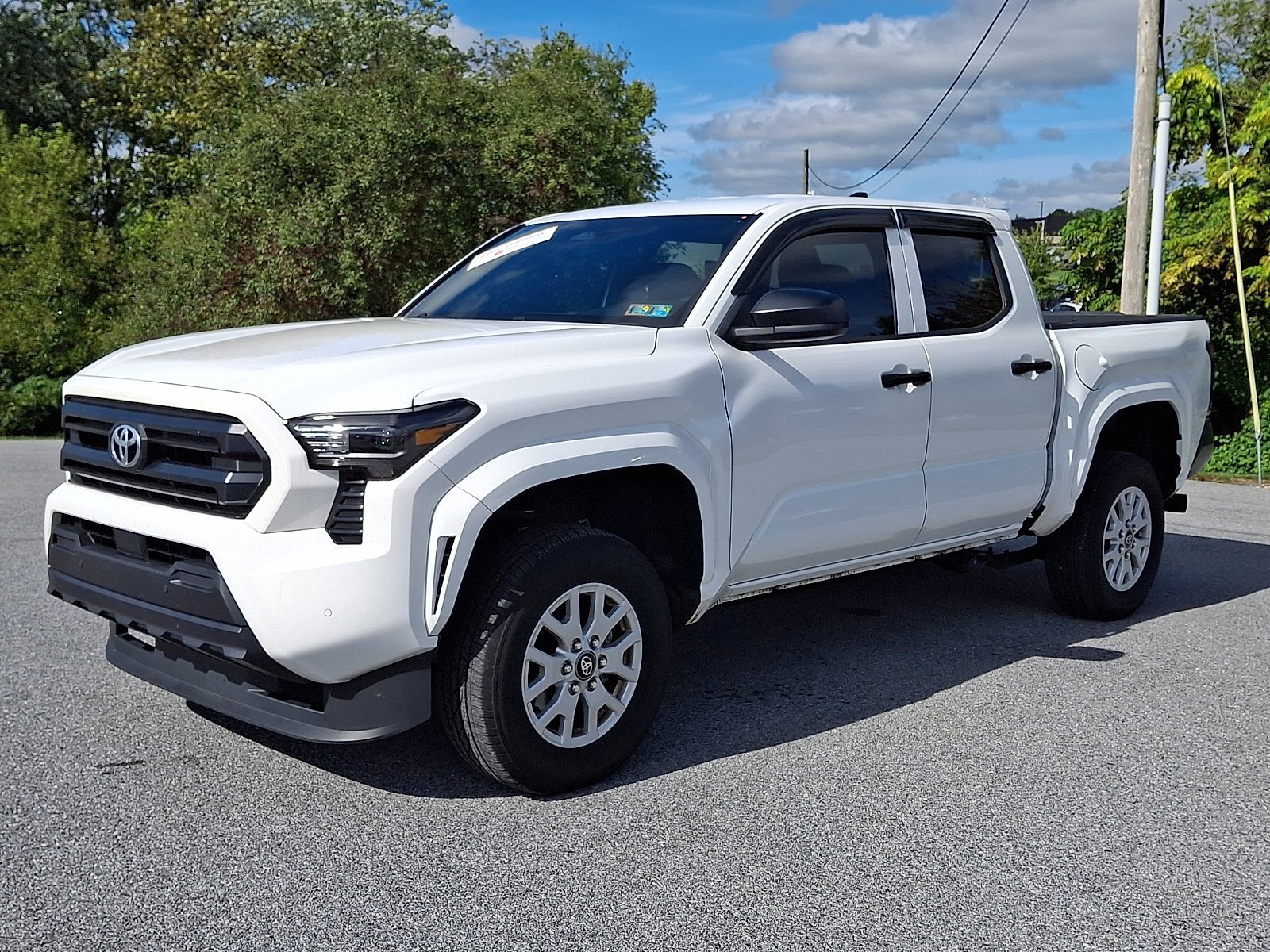 Certified 2024 Toyota Tacoma SR w/ SR Upgrade Package RWD image 3