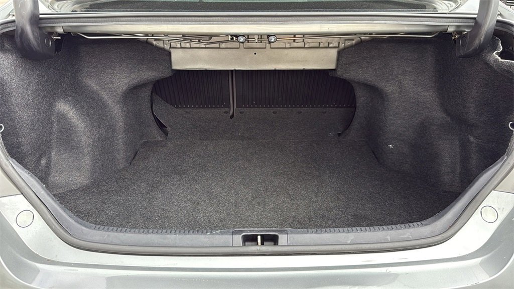 Used 2017 Toyota Camry XLE image 8