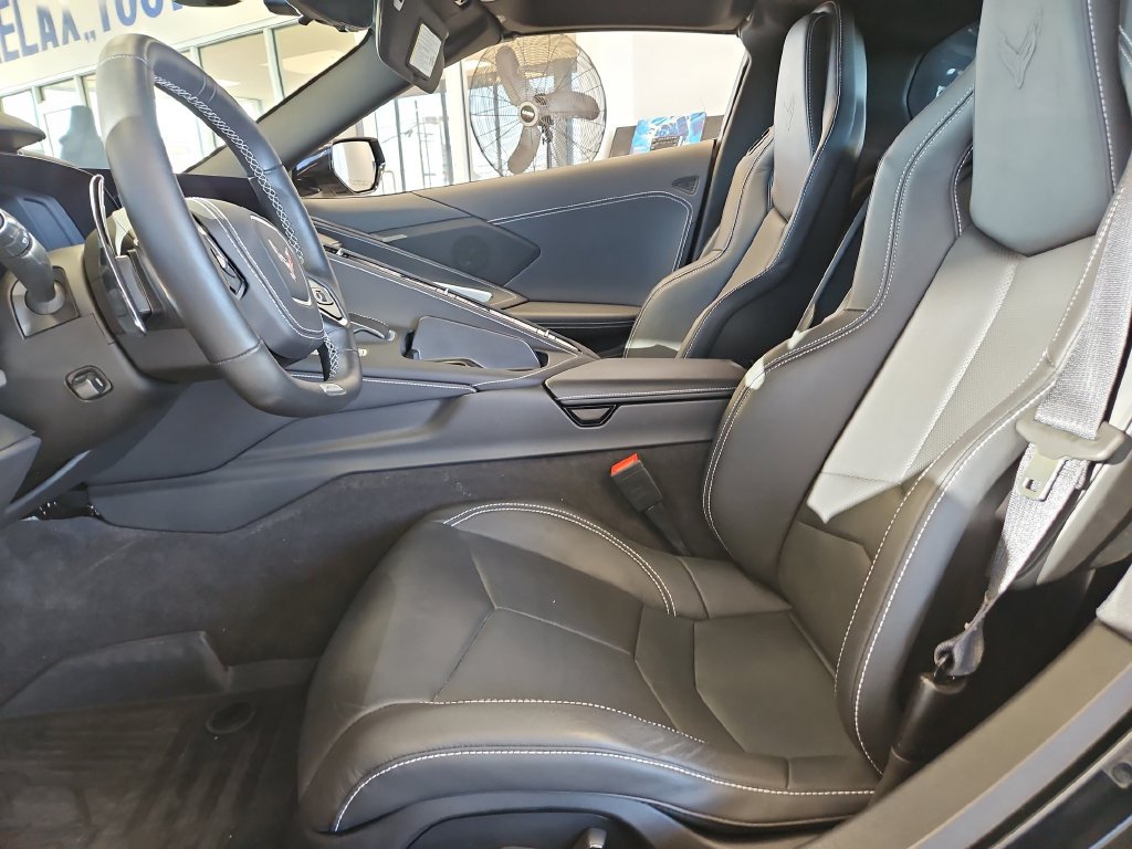 Used 2025 Chevrolet Corvette Z06 RWD image 14