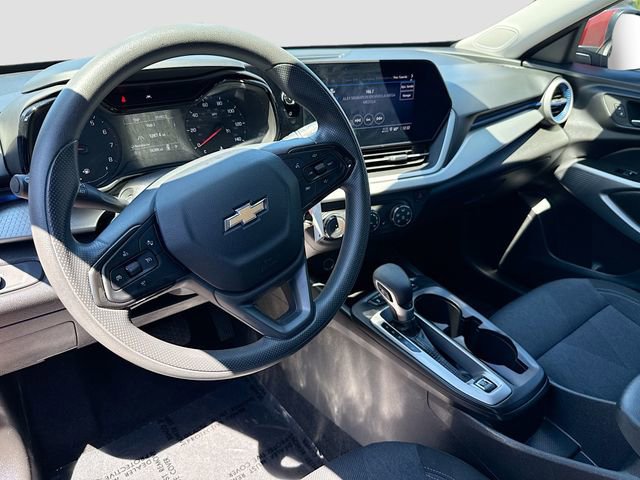 Used 2024 Chevrolet Trax LS w/ LS Convenience Package image 9