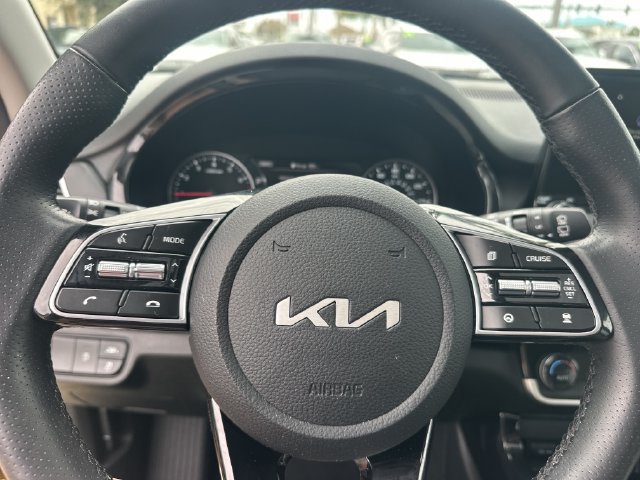 Certified 2023 Kia Seltos SX w/ SX Sunroof Package AWD/4WD image 22