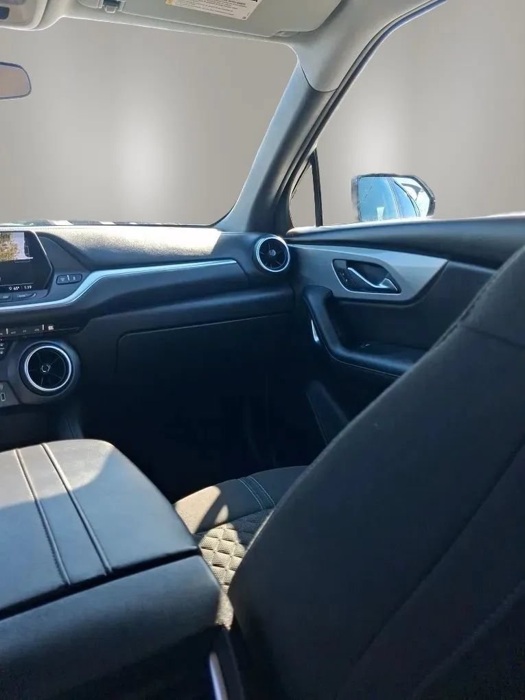 Used 2021 Chevrolet Blazer LT FWD image 30