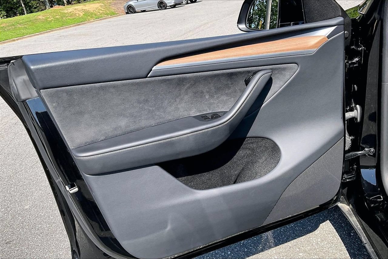 Used 2025 Tesla Model Y Performance AWD/4WD image 27