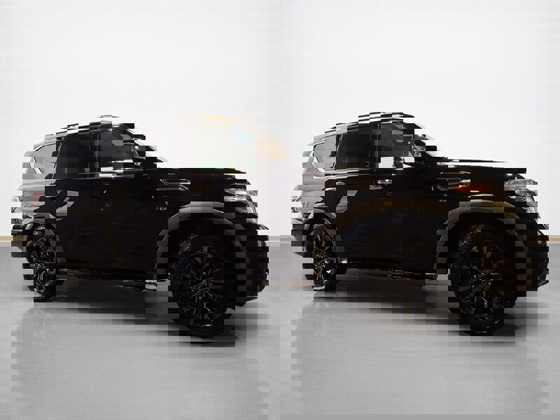 Used 2018 Nissan Armada Platinum image 2