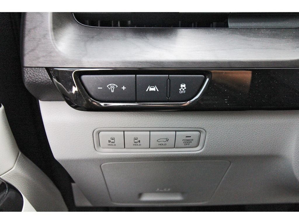 Certified 2024 Kia Carnival EX FWD image 23