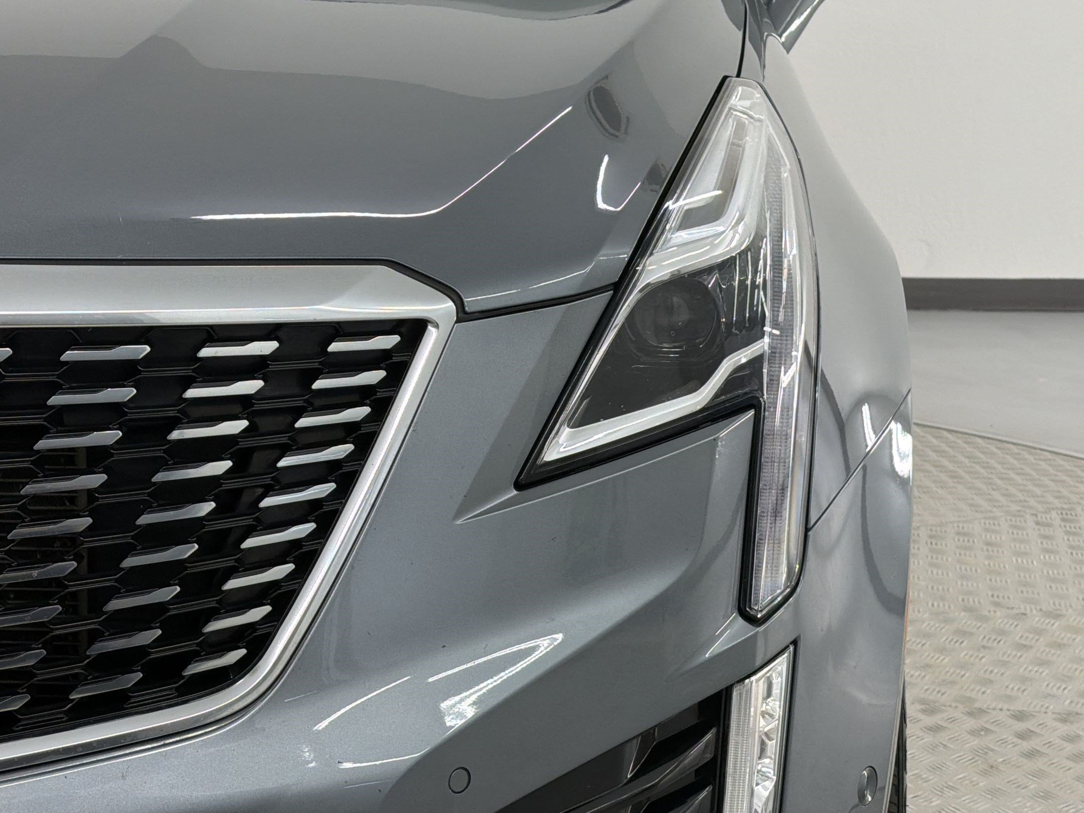 Used 2022 Cadillac XT5 Premium Luxury w/ Technology Package FWD image 12