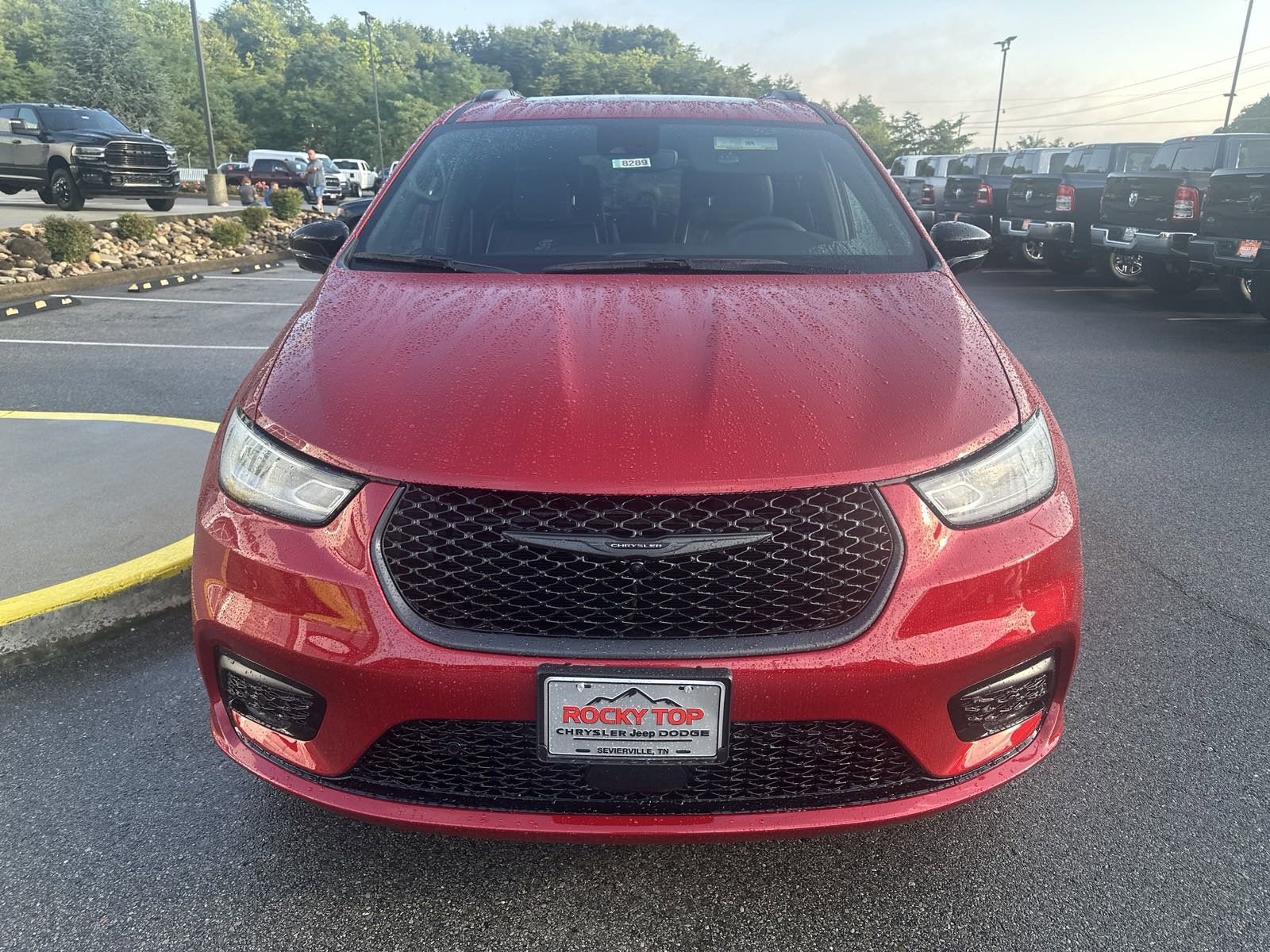 New 2024 Chrysler Pacifica Premium FWD image 3