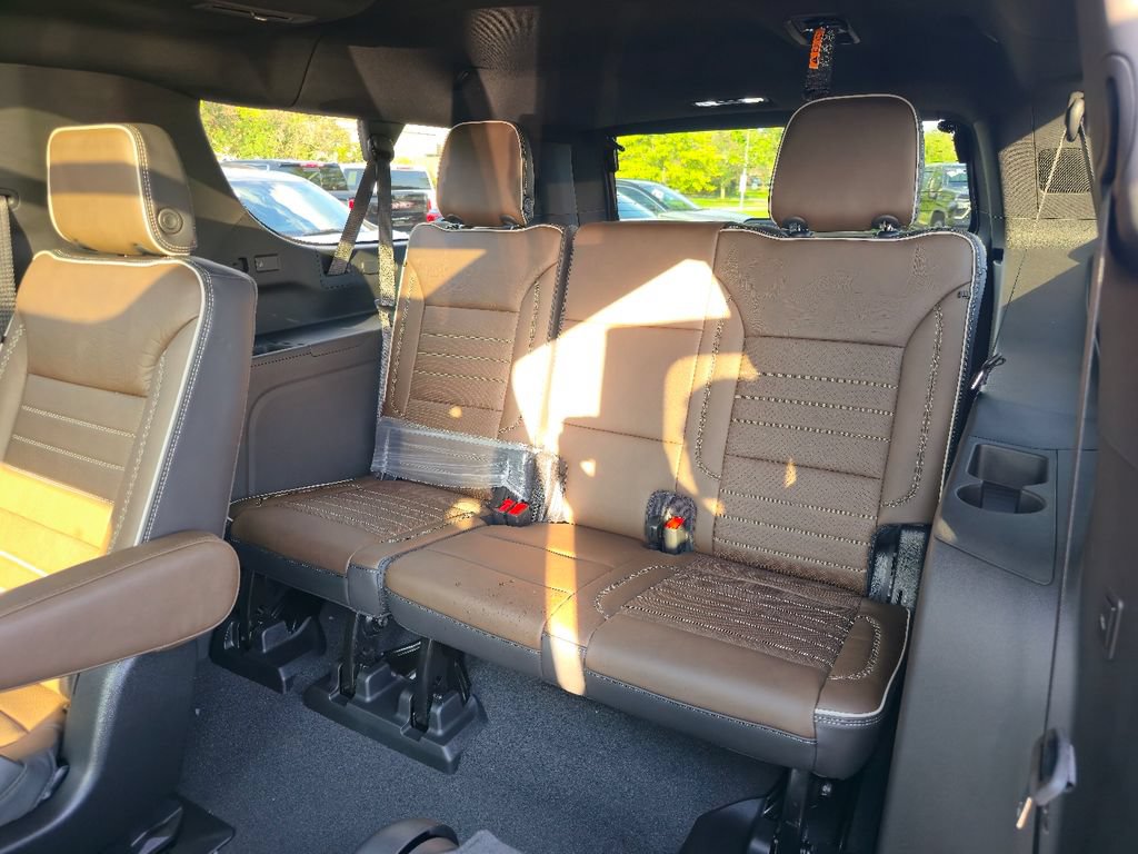 New 2026 GMC Yukon XL Denali Ultimate AWD/4WD image 27