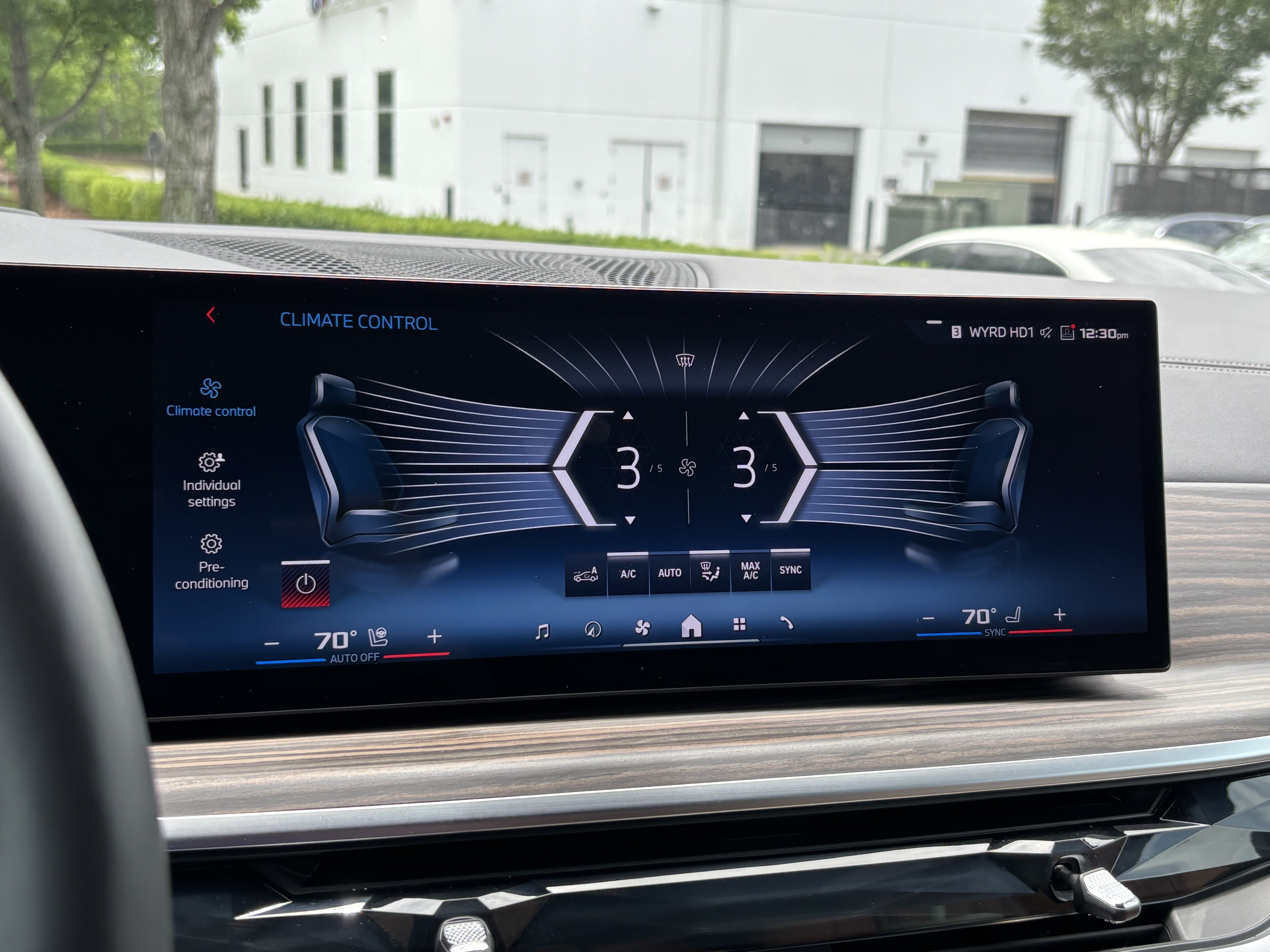 Certified 2025 BMW X5 M60i AWD/4WD image 29