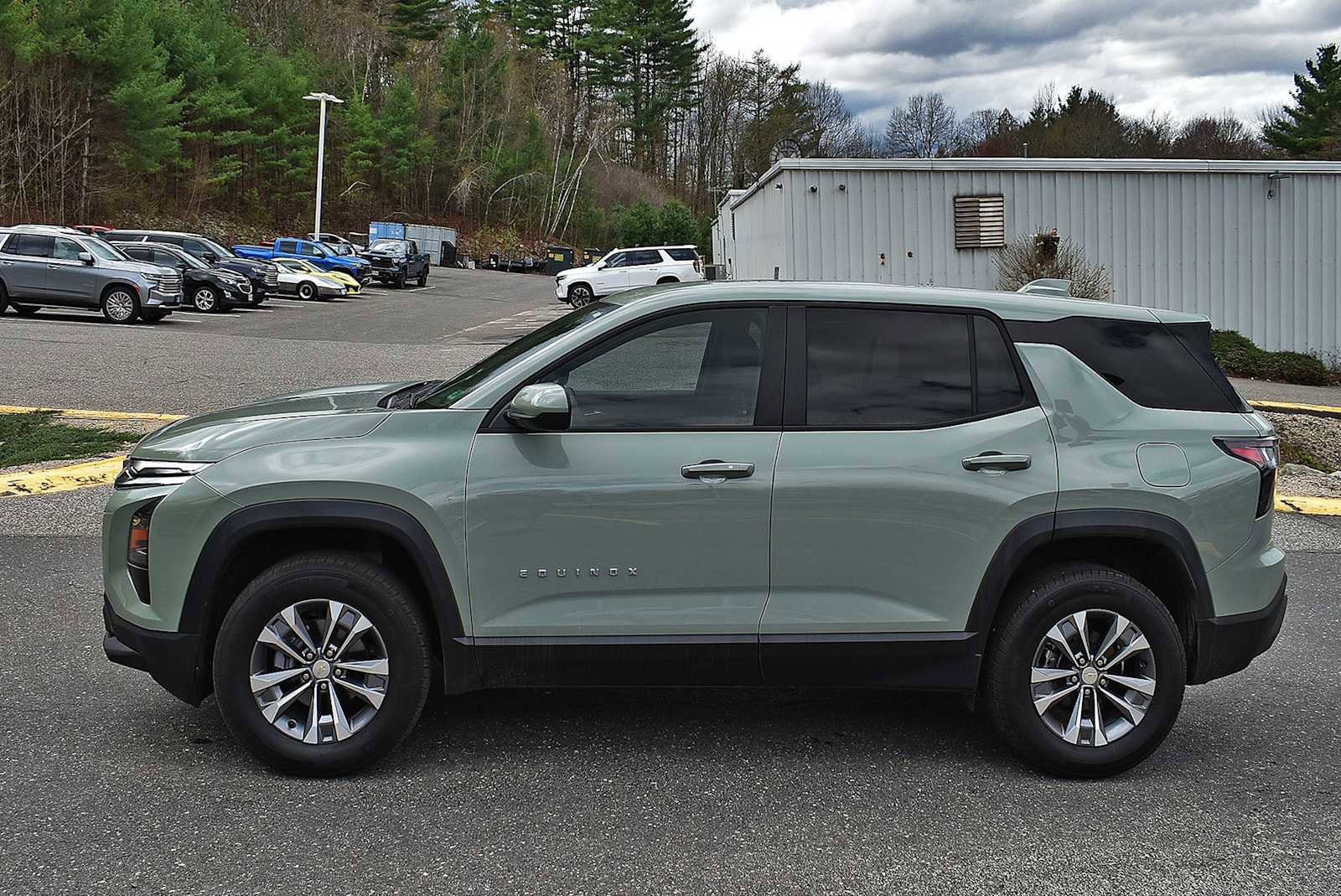 Used 2026 Chevrolet Equinox LT w/ Convenience Package II AWD/4WD image 4