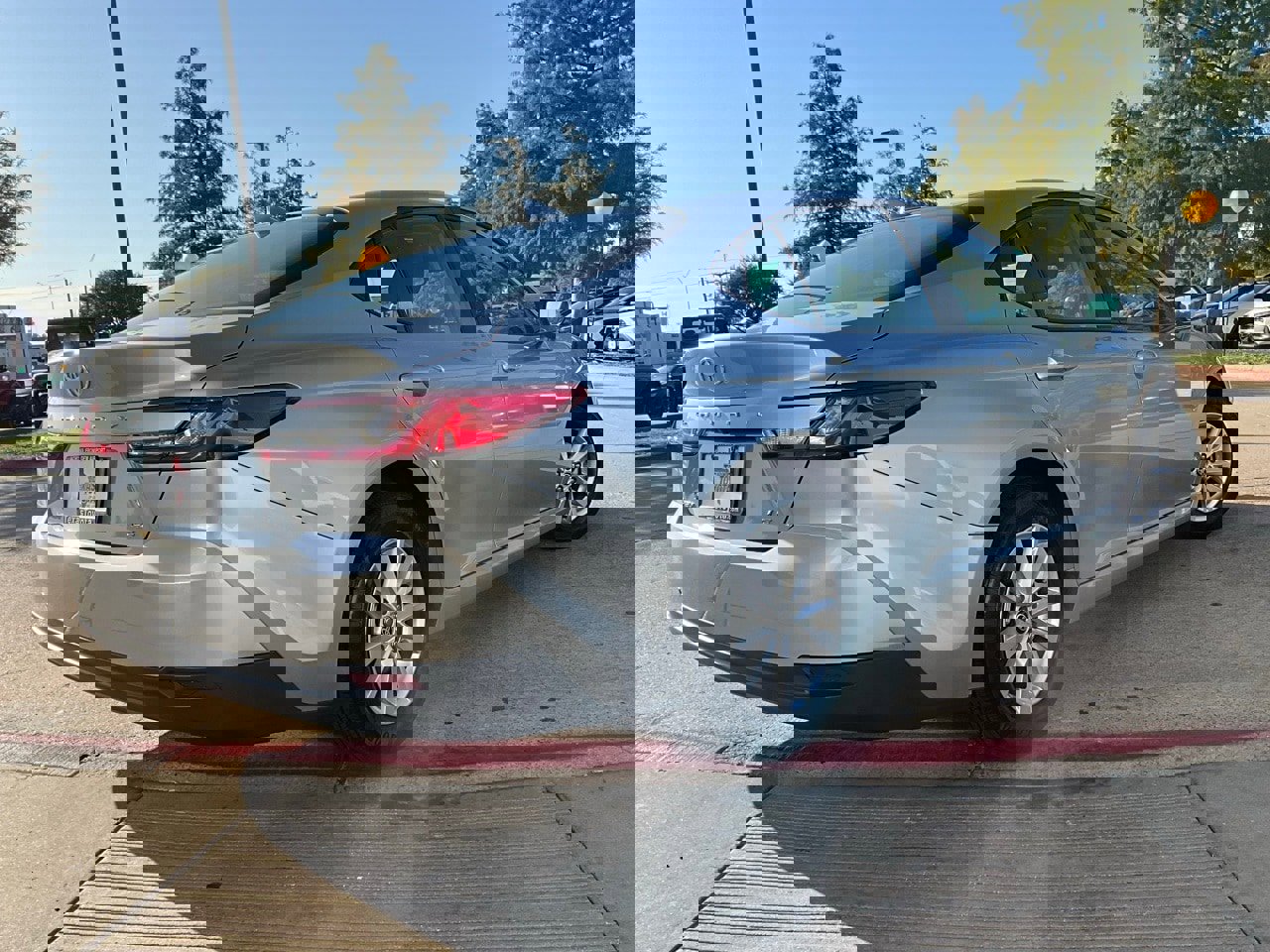 Used 2025 Toyota Camry LE image 6