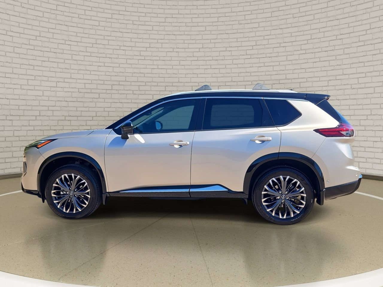 Certified 2025 Nissan Rogue Platinum w/ Platinum Premium Package image 8