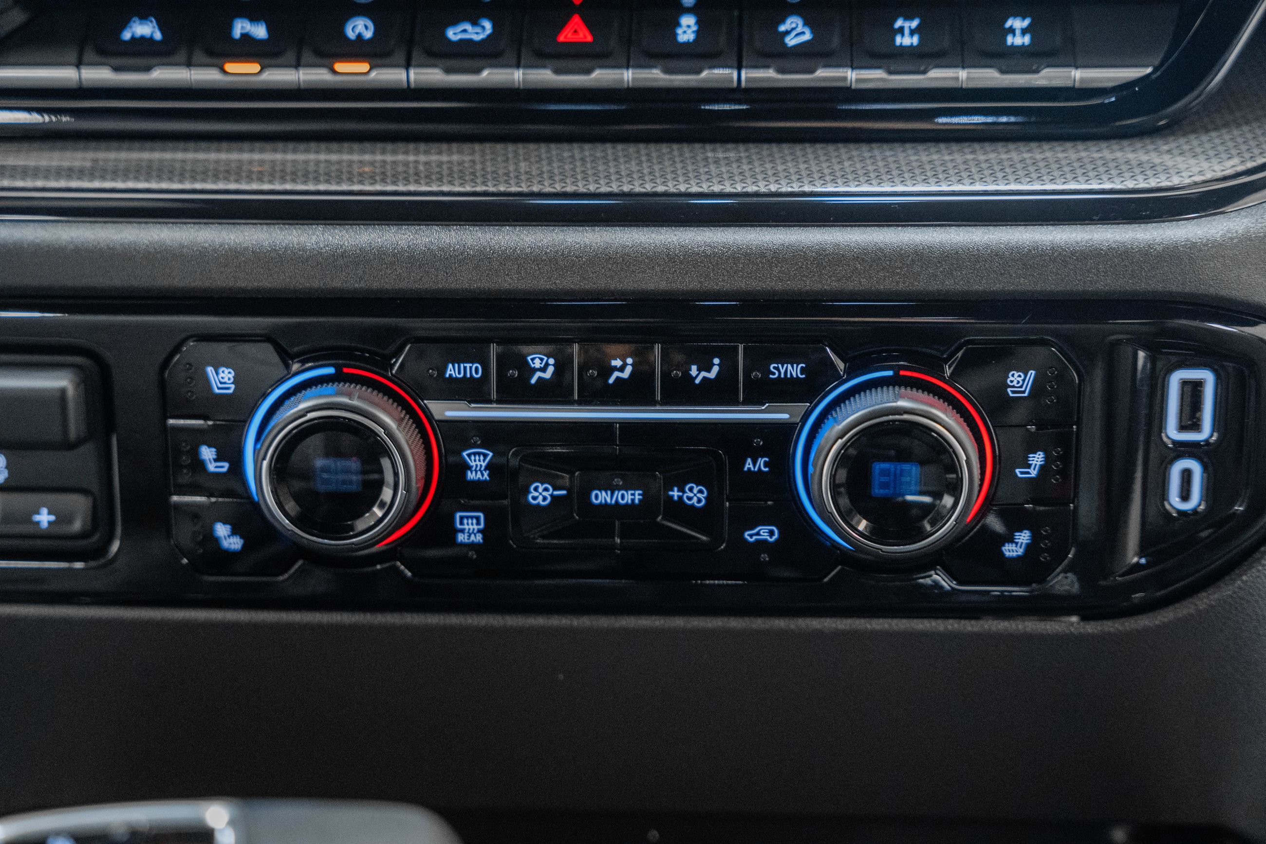 Used 2024 Chevrolet Silverado 1500 ZR2 image 30