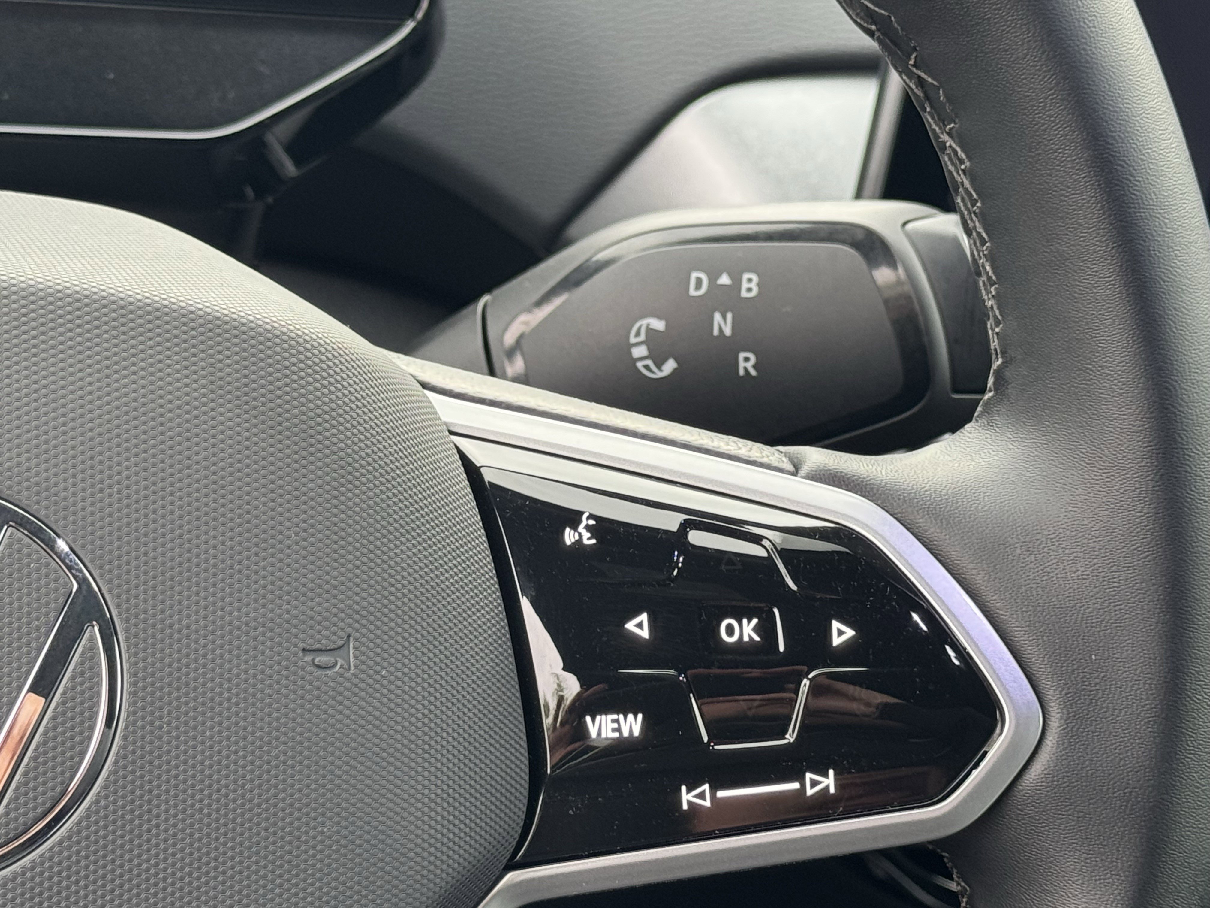 Used 2025 Volkswagen ID.4 Pro image 21