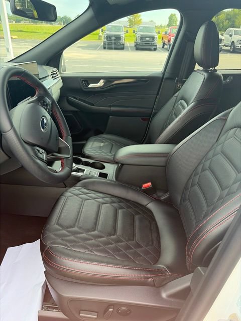 Used 2024 Ford Escape ST-Line Elite w/ Premium Technology Package AWD/4WD image 13
