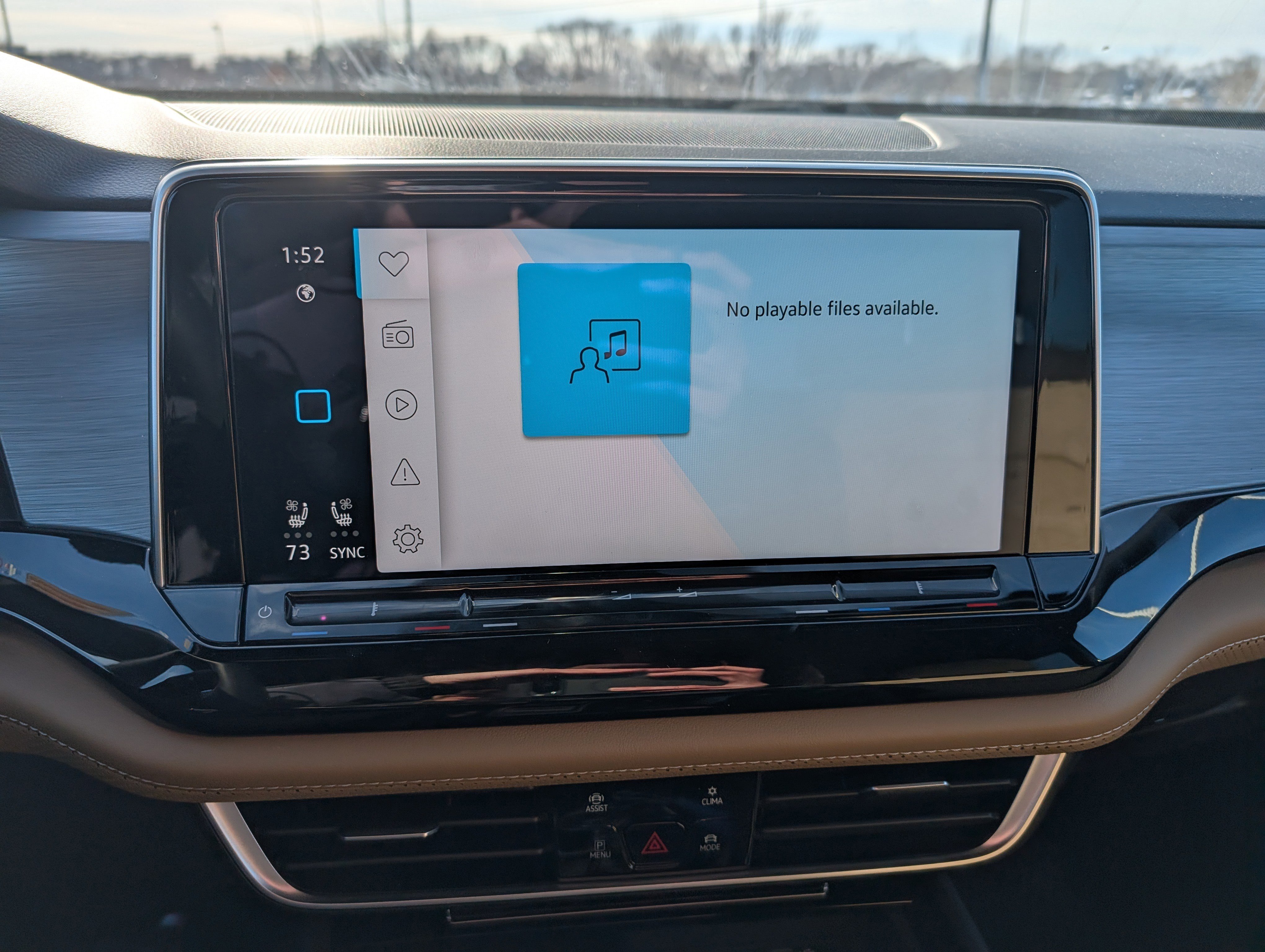 Certified 2025 Volkswagen Atlas Cross Sport SE image 30