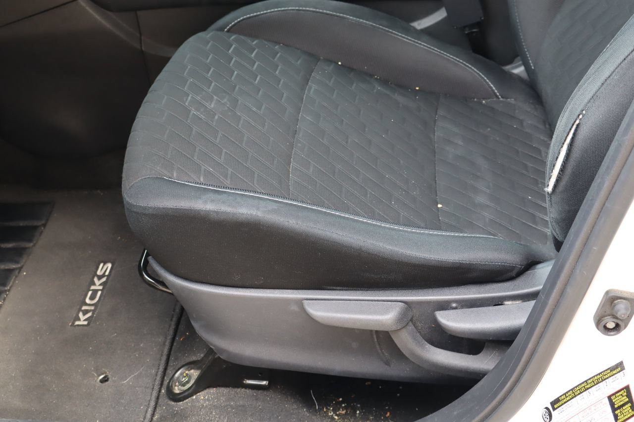 Used 2022 Nissan Kicks SV FWD image 14