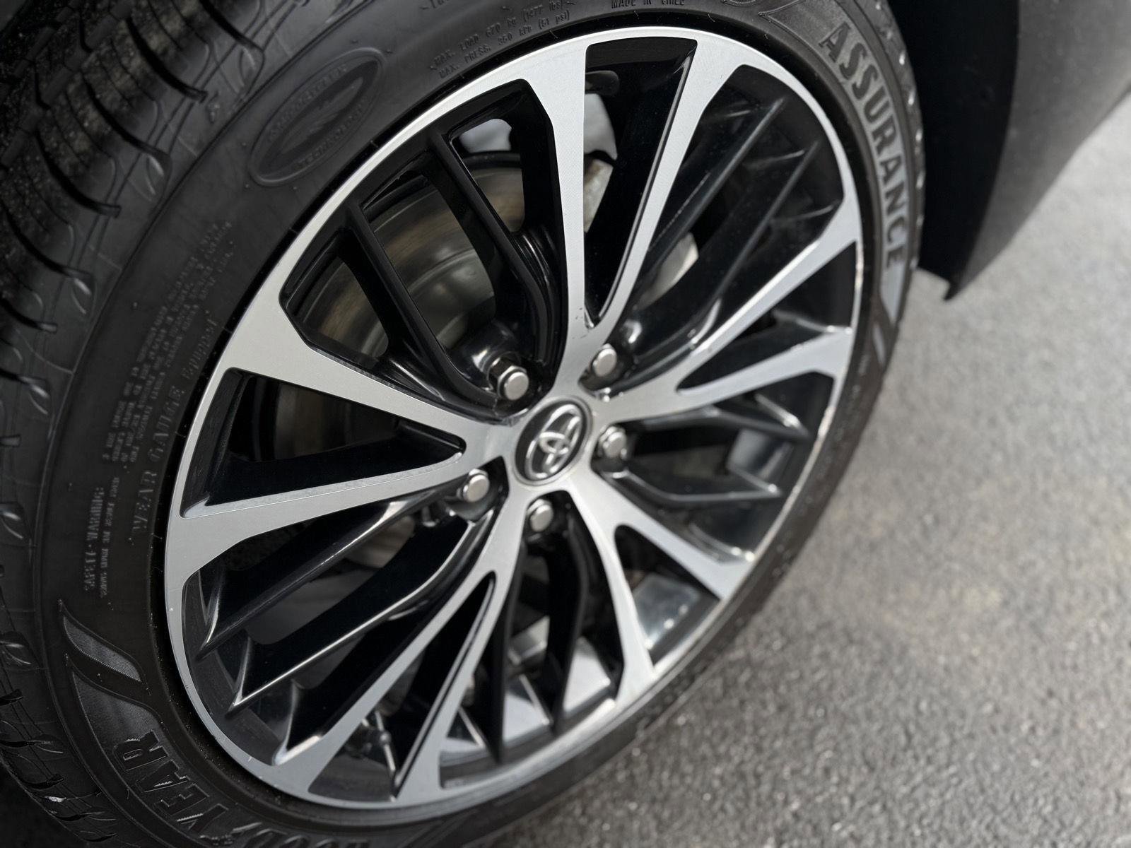 Used 2020 Toyota Camry SE image 11