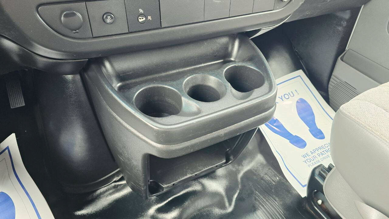 Used 2014 Chevrolet Express 2500 RWD image 21
