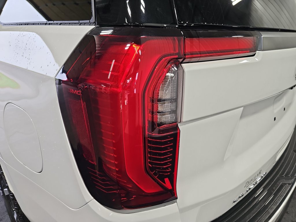 New 2026 GMC Yukon AT4 AWD/4WD image 37