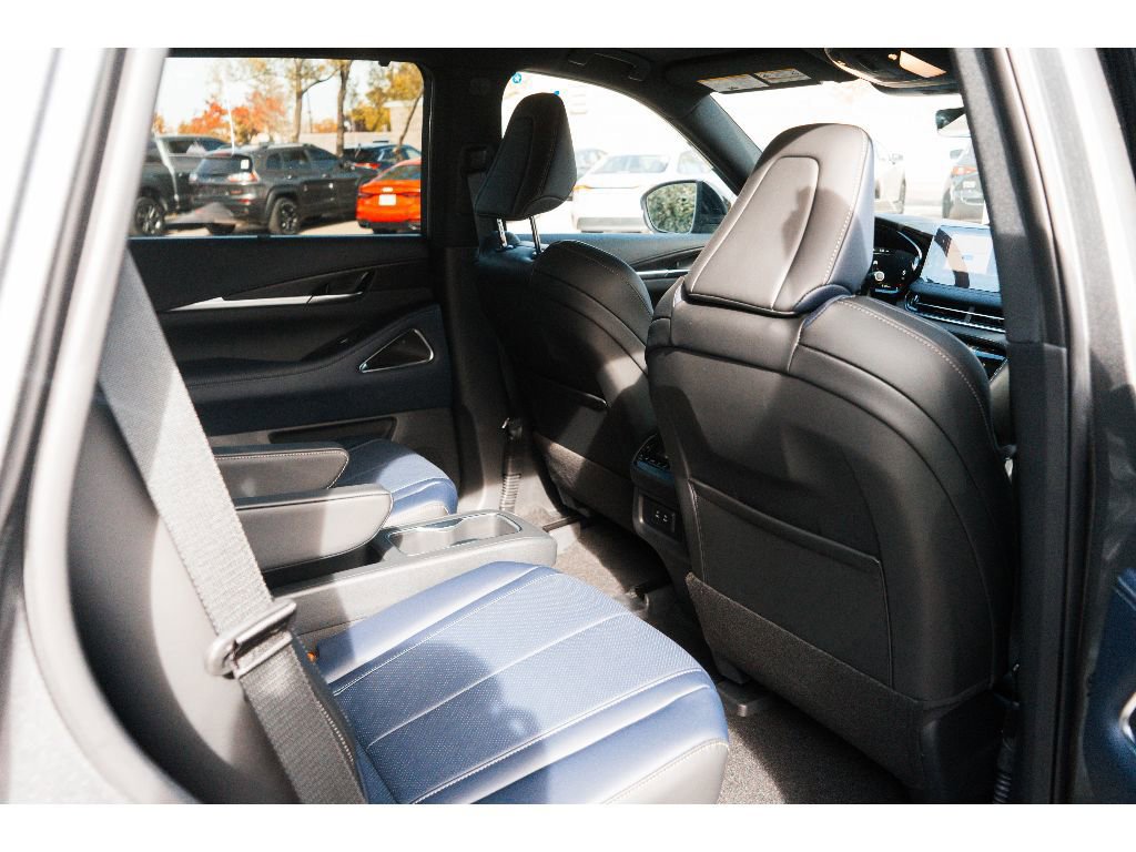 Certified 2026 INFINITI QX60 Sport w/ Dark Cargo Package image 33